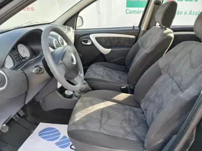 Vendo Dacia Sandero 2012 - 5750 EUR, 158792 km - AUTO.MOTO.pt