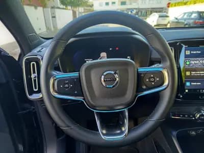 Vendo Volvo XC 40 2022 - 27490 EUR, 90000 km - AUTO.MOTO.pt