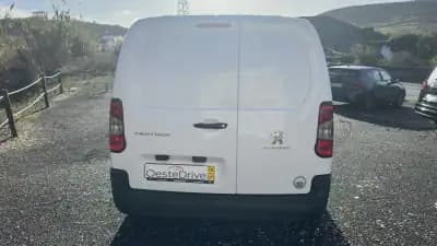 Vendo Peugeot Partner 2019 - 12490 EUR, 144000 km - AUTO.MOTO.pt