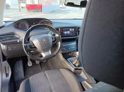 Sell Peugeot 308 SW 2017 - 12000 EUR, 230125 km - AUTO.MOTO.pt