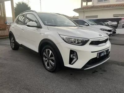 Vendo Kia Stonic 2021 - 13750 EUR, 112000 km - AUTO.MOTO.pt