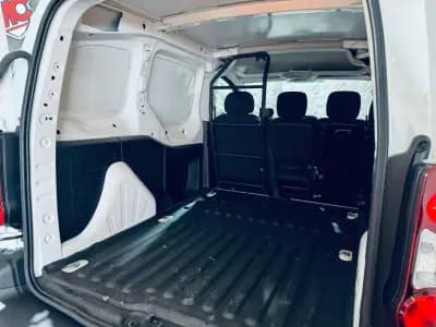 Sell Peugeot e-Partner 2017 - 10990 EUR, 23174 km - AUTO.MOTO.pt