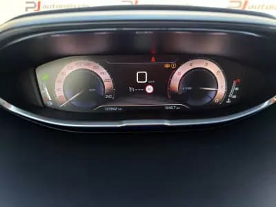 Sell Peugeot 3008 2017 - 19650 EUR, 122840 km - AUTO.MOTO.pt