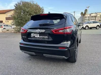 Vendo Nissan Qashqai 2017 - 15990 EUR, 131908 km - AUTO.MOTO.pt