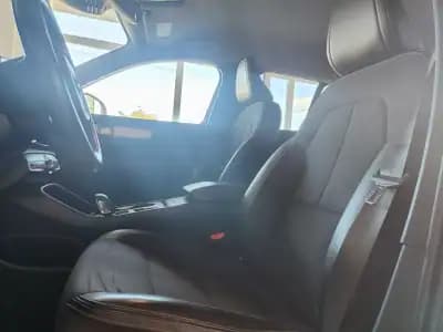 Vendo Volvo XC 40 2019 - 23850 EUR, 132000 km - AUTO.MOTO.pt