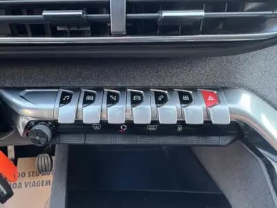 Vendo Peugeot 5008 2018 - 20500 EUR, 137000 km - AUTO.MOTO.pt