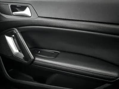 Sell Peugeot 308 SW 2015 - 13950 EUR, 179000 km - AUTO.MOTO.pt