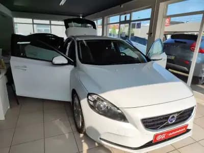 Vendo Volvo V40 2013 - 8350 EUR, 298100 km - AUTO.MOTO.pt