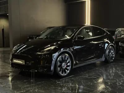 Vendo Tesla Model Y 2024 - 43990 EUR, 35600 km - AUTO.MOTO.pt