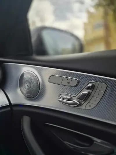 Sell Mercedes-Benz E 220 2018 - 36980 EUR, 125000 km - AUTO.MOTO.pt