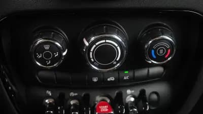 Vendo MINI Clubman 2018 - 24999 EUR, 131000 km - AUTO.MOTO.pt