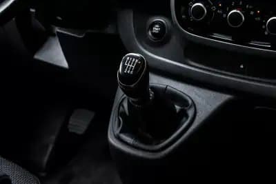 Vendo Renault Trafic 2020 - 30990 EUR, 126359 km - AUTO.MOTO.pt