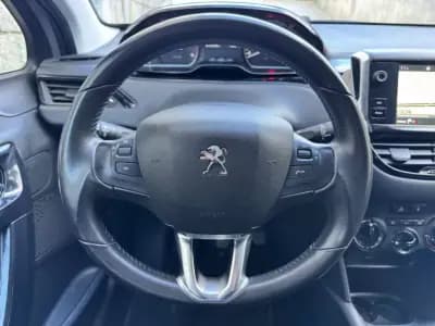 Sell Peugeot 208 2018 - 11900 EUR, 123326 km - AUTO.MOTO.pt