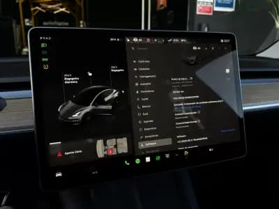 Vendo Tesla Model 3 2022 - 29990 EUR, 125900 km - AUTO.MOTO.pt