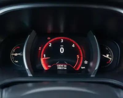 Sell Renault Mégane Sport Tourer 2018 - 15990 EUR, 126740 km - AUTO.MOTO.pt