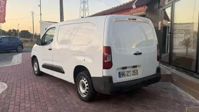 Vendo Peugeot Partner 2020 - 12990 EUR, 130000 km - AUTO.MOTO.pt