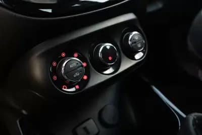 Sell Opel Adam 2017 - 11400 EUR, 77000 km - AUTO.MOTO.pt