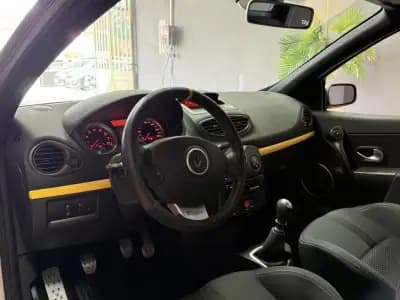 Vendo Renault Clio 2006 - 17500 EUR, 148741 km - AUTO.MOTO.pt