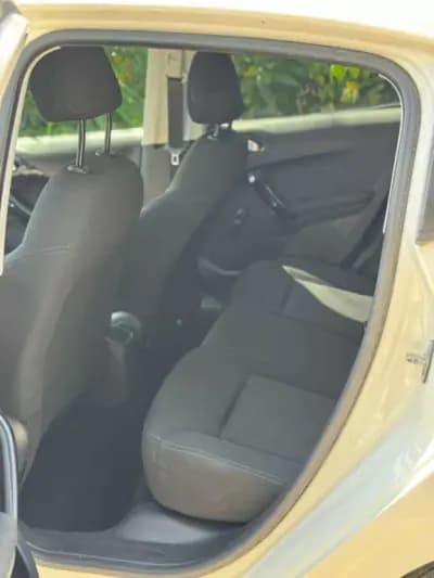 Vendo Peugeot 208 2013 - 14990 EUR, 103386 km - AUTO.MOTO.pt