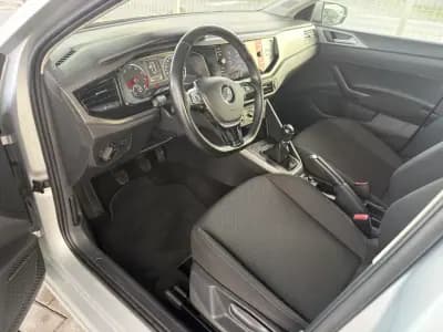 Vendo Volkswagen Polo 2018 - 12990 EUR, 69000 km - AUTO.MOTO.pt