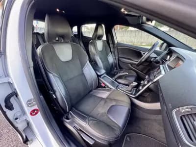 Vendo Volvo V40 2017 - 17990 EUR, 115000 km - AUTO.MOTO.pt