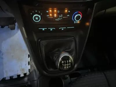 Sell Ford Transit Connect 2021 - 12499 EUR, 104000 km - AUTO.MOTO.pt