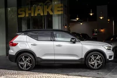 Vendo Volvo XC 40 2020 - 28980 EUR, 88796 km - AUTO.MOTO.pt