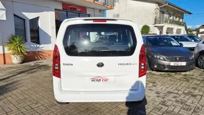 Sell Toyota Proace City Verso 2022 - 22900 EUR, 171567 km - AUTO.MOTO.pt