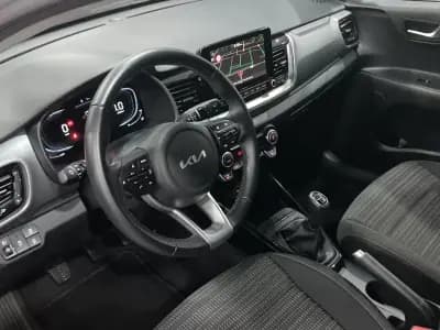 Vendo Kia Stonic 2024 - 19950 EUR, 21450 km - AUTO.MOTO.pt