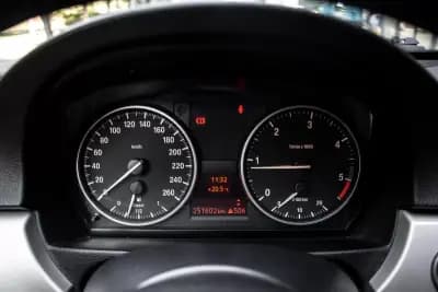 Sell BMW 318 2009 - 8990 EUR, 251602 km - AUTO.MOTO.pt