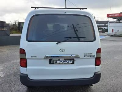 Sell Toyota HiAce 2010 - 12500 EUR, 331380 km - AUTO.MOTO.pt