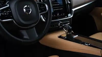 Sell Volvo S90 2016 - 24750 EUR, 266000 km - AUTO.MOTO.pt