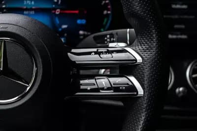 Sell Mercedes-Benz E 300 2022 - 39750 EUR, 66165 km - AUTO.MOTO.pt