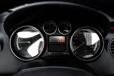 Vendo Peugeot 308 CC 2010 - 10450 EUR, 210184 km - AUTO.MOTO.pt