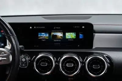 Vendo Mercedes-Benz CLA 180 2022 - 34950 EUR, 67000 km - AUTO.MOTO.pt