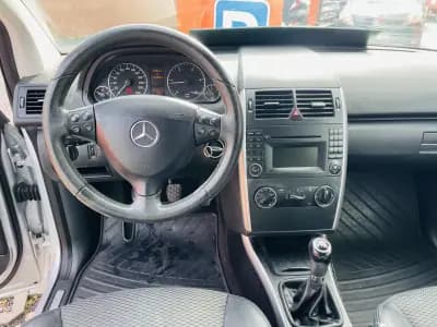Vendo Mercedes-Benz A 180 2010 - 9950 EUR, 118057 km - AUTO.MOTO.pt