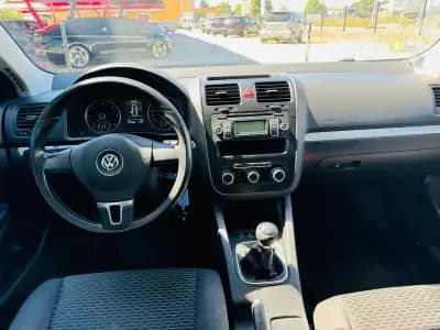Vendo Volkswagen Jetta 2010 - 8000 EUR, 170000 km - AUTO.MOTO.pt