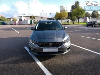 Vendo Fiat Tipo Station Wagon 2018 - 12750 EUR, 106000 km - AUTO.MOTO.pt