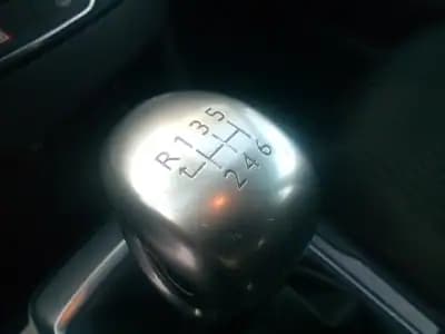 Vendo Peugeot 308 2015 - 11500 EUR, 139000 km - AUTO.MOTO.pt