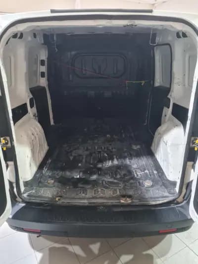 Sell Fiat Doblo 2012 - 5900 EUR, 313000 km - AUTO.MOTO.pt