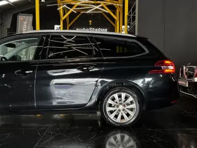 Vendo Peugeot 308 SW 2021 - 13990 EUR, 123500 km - AUTO.MOTO.pt