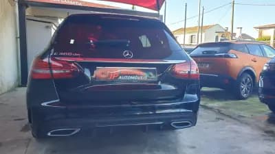 Vendo Mercedes-Benz C 300 2020 - 24999 EUR, 175000 km - AUTO.MOTO.pt