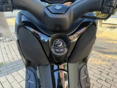 Sell Yamaha XMAX 2023 - 4250 EUR, 6000 km - AUTO.MOTO.pt