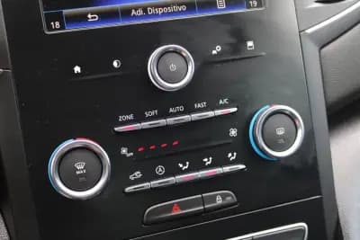 Sell Renault Mégane 2020 - 13990 EUR, 180000 km - AUTO.MOTO.pt