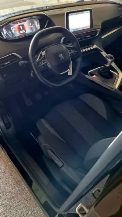 Vendo Peugeot 3008 2020 - 21500 EUR, 90000 km - AUTO.MOTO.pt