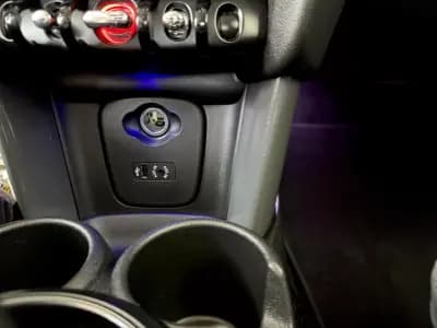 Vendo MINI One 2016 - 12999 EUR, 132000 km - AUTO.MOTO.pt