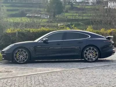 Vendo Porsche Panamera 2017 - 58990 EUR, 114000 km - AUTO.MOTO.pt