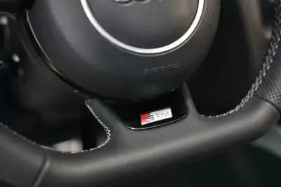 Vendo Audi A5 Cabrio 2016 - 25900 EUR, 110000 km - AUTO.MOTO.pt