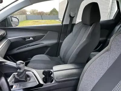 Vendo Peugeot 3008 2019 - 13900 EUR, 180000 km - AUTO.MOTO.pt