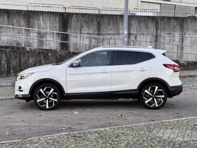 Vendo Nissan Qashqai 2018 - 17990 EUR, 97000 km - AUTO.MOTO.pt